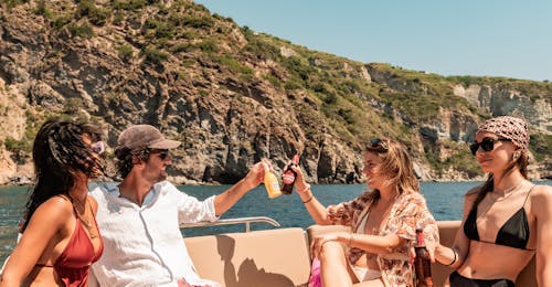 Paseo en lancha privada a Ischia y Procida con aperitivo y esnórquel con Seaside Napoli Vista del Castillo Aragonés que podrás disfrutar durante el Paseo en lancha privada a Ischia y Procida con aperitivo y esnórquel organizado por Seaside Napoli