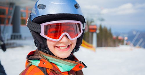 Kids Ski Lessons (4 -10 y.) for All Levels in Sierra Nevada from Skicenter España.