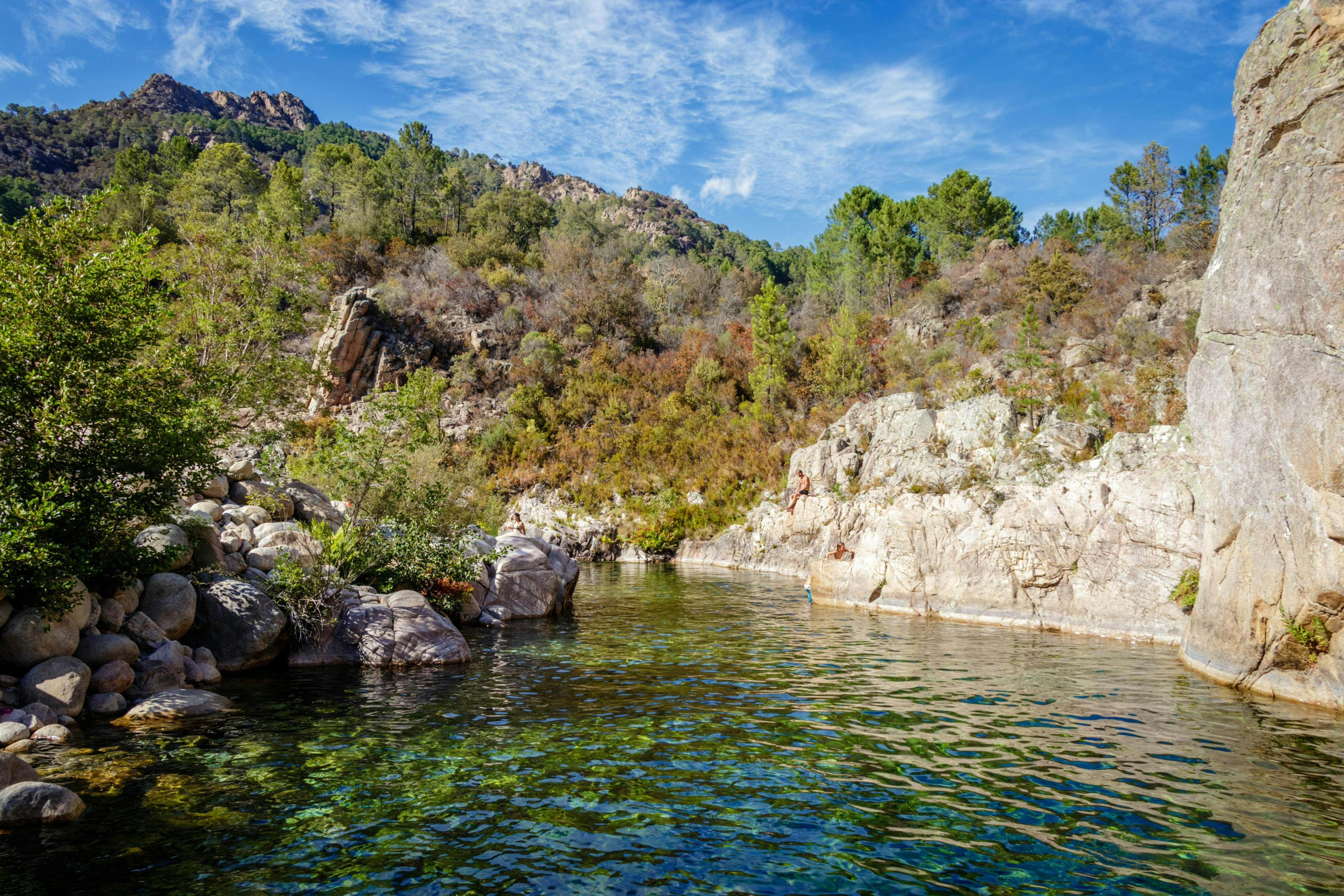 Une photo de la Solenzara telle qu'on peut la voir pendant une sortie canyoning en Corse.