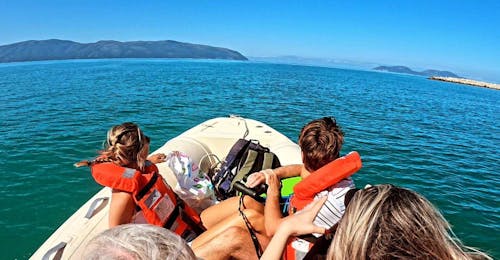 Bootstour von Vlora - Insel Sazan  & Schwimmen mit BoatVentours Vlore.